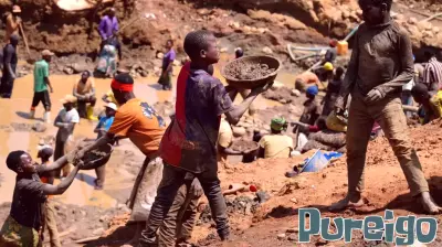 Mobile gold miners in eastern Congo complicate health workers' efforts to contain Ebola